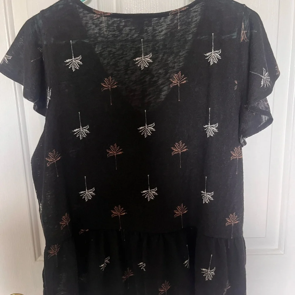 Loft Women’s Black Short Sleeve Shirt - Picture 3 of 6